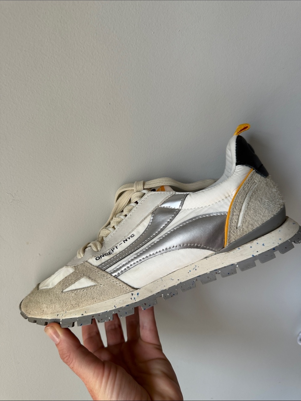 Oncept NYC Toronto Sneakers Men’s 9 Women’s 10.5-11 suede & fabric silver white - Picture 3 of 15